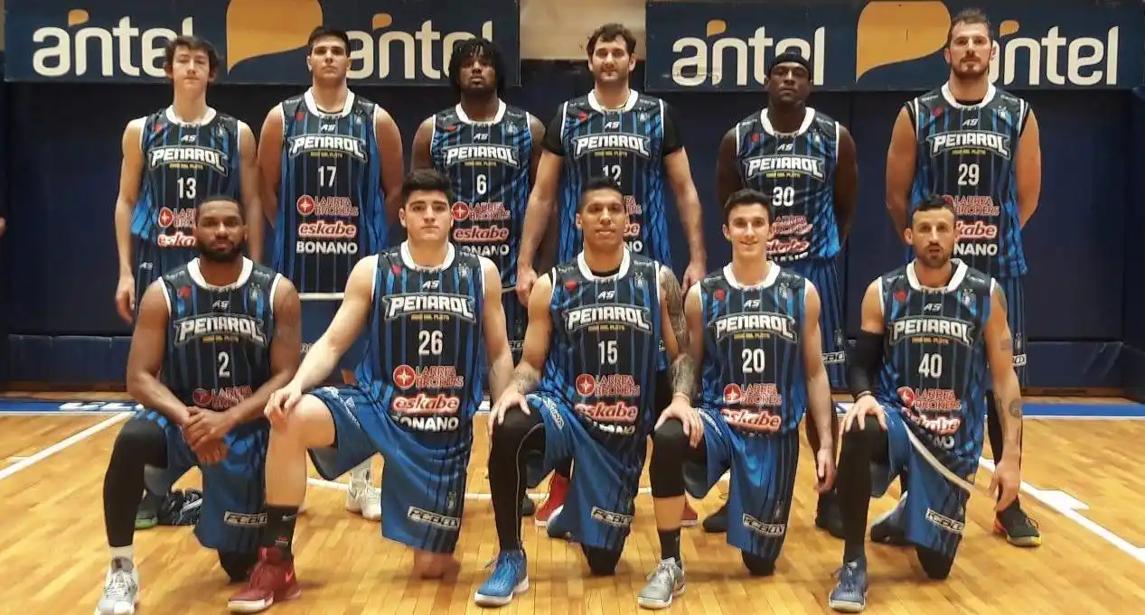 Peñarol cayó ante Atenas pero dejó una buena imagen