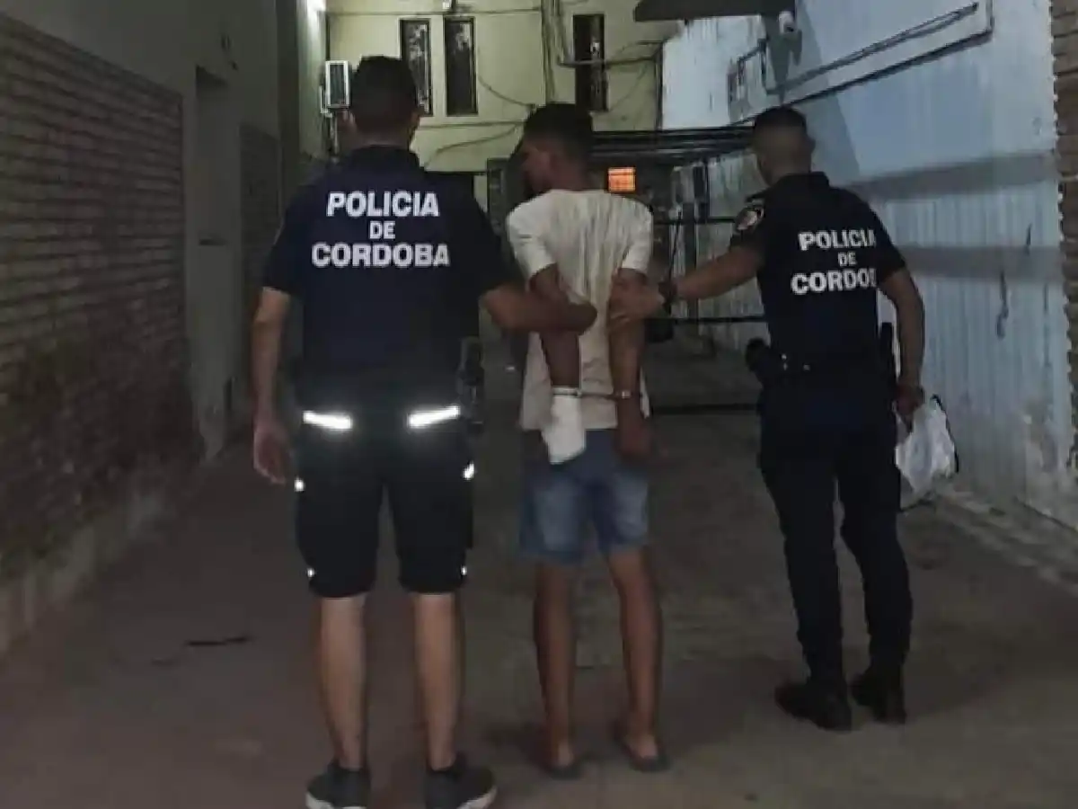 Robó un almacén, se cortó, fue al Hospital y lo detuvieron