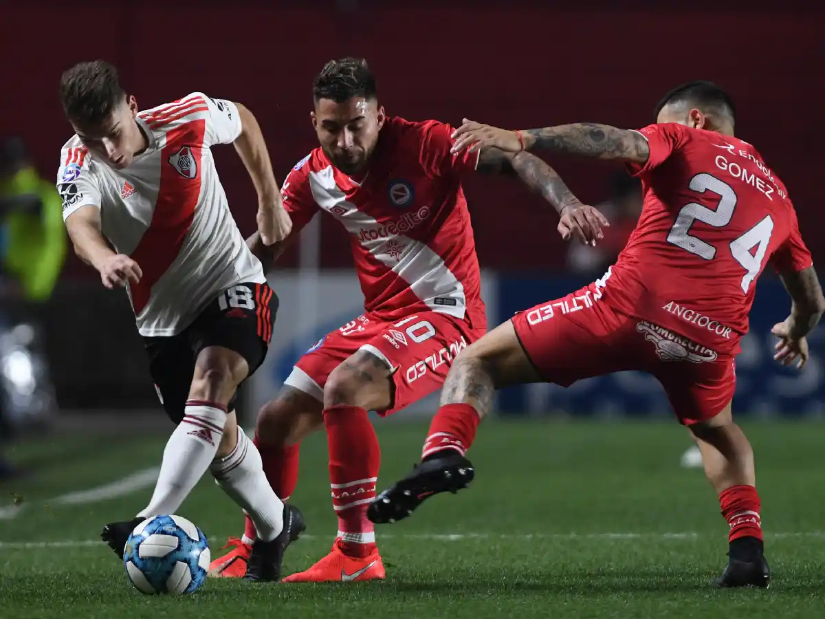 Reaccionó en el final y rescató un punto