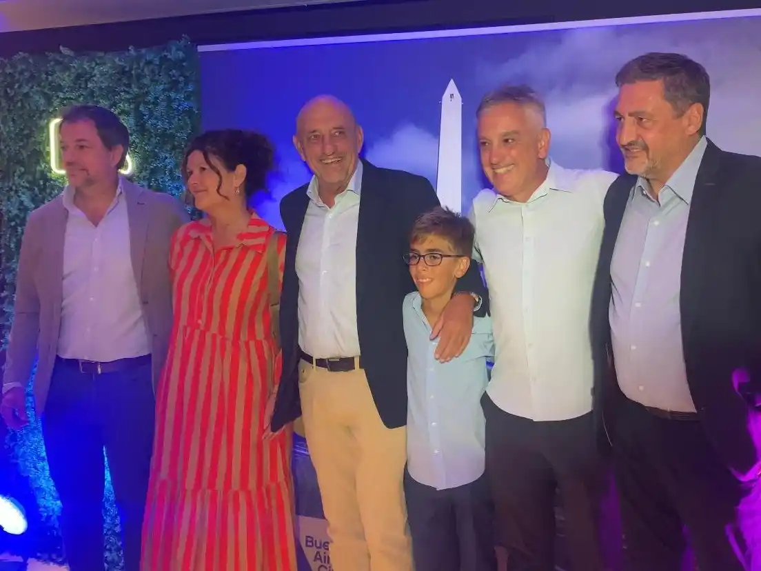 Valentín Díaz Gilligan, Gabriela Ricardes, Gabriel Goity, Marcelo González y Bernardo Martín.