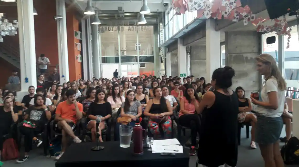 La provincia dio la bienvenida a 147 residentes culturales