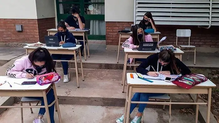 El CGE salió a buscar a  1500 chicos que perdieron  el contacto con la escuela