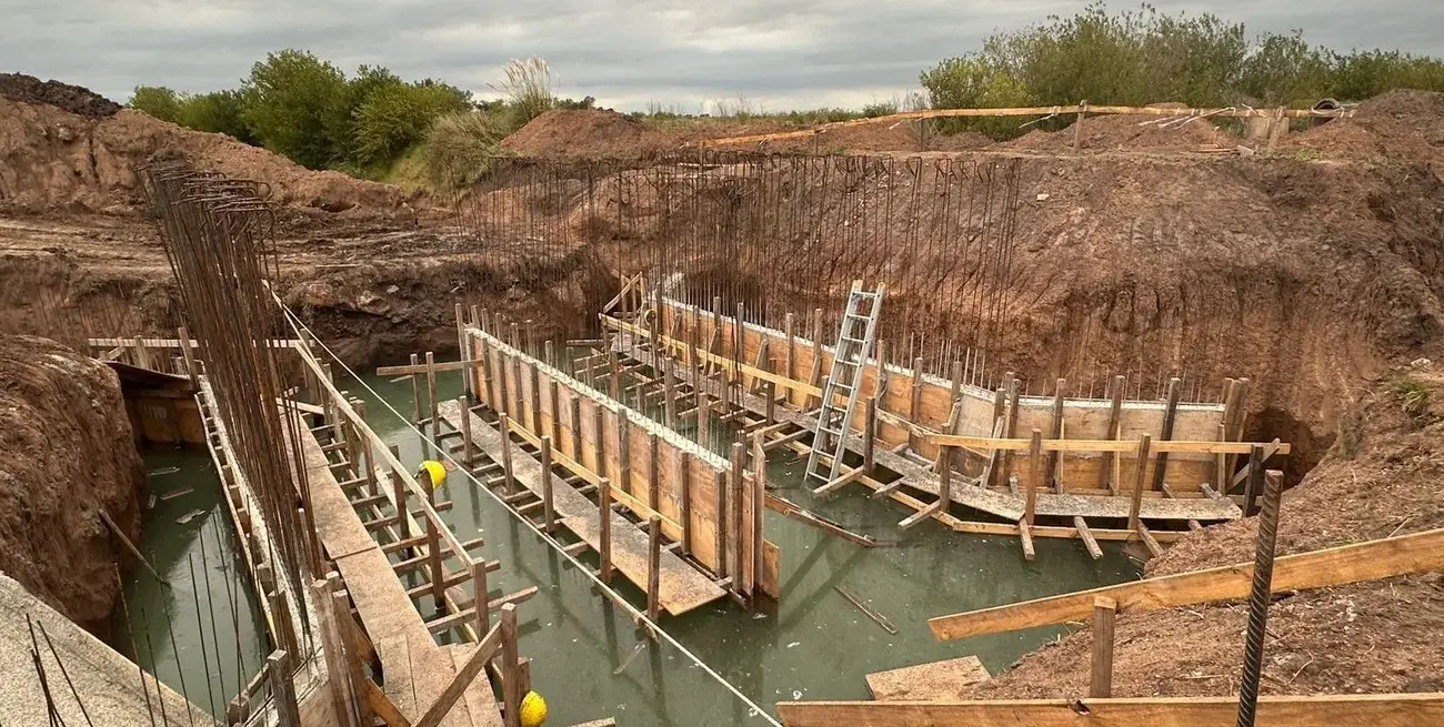 Construyen nuevas alcantarillas y puentes rurales sobre los arroyos Saladillo y Los Leones