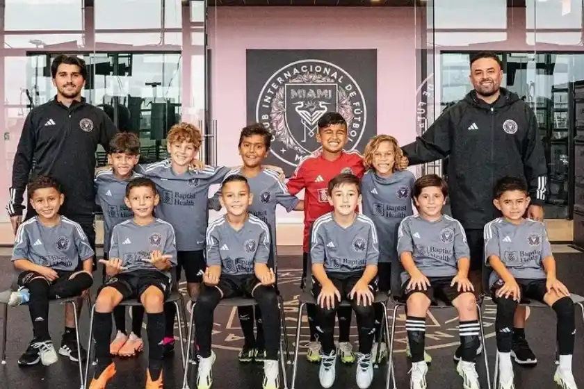 Los hijos de Messi posaron en sus primeras fotos oficiales con las inferiores de Inter Miami