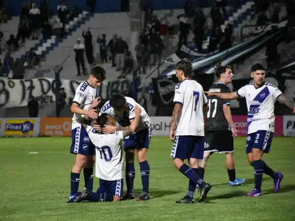 Ben Hur ganó sobre el final, clasificó y estiró su racha perfecta en el Regional