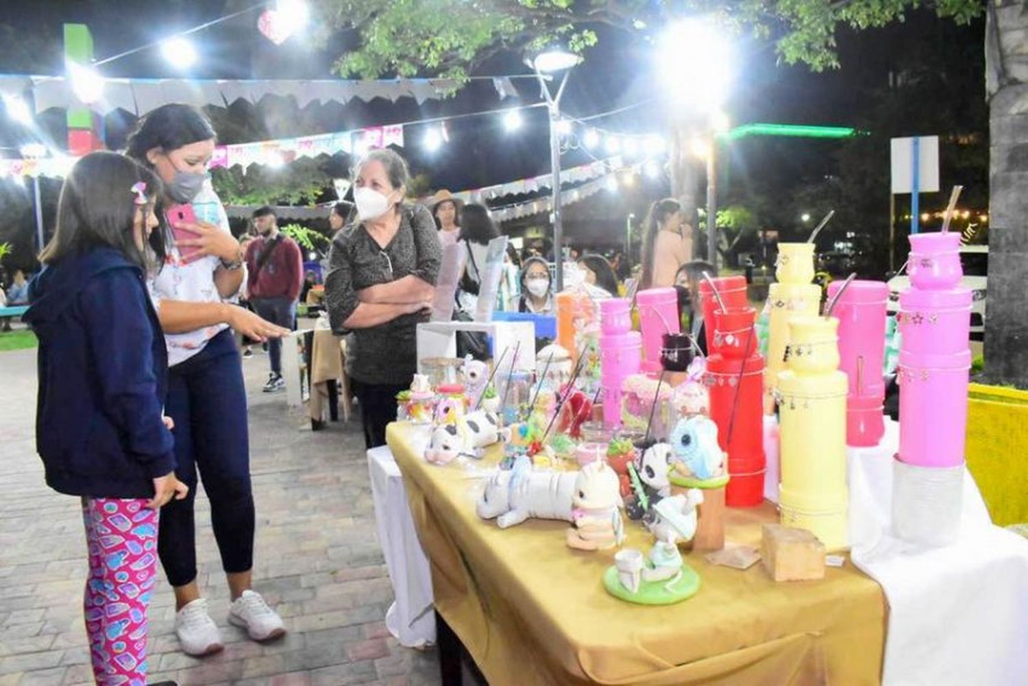 Buenas ventas en la Feria Emprendedora especial por el Día de los Enamorados