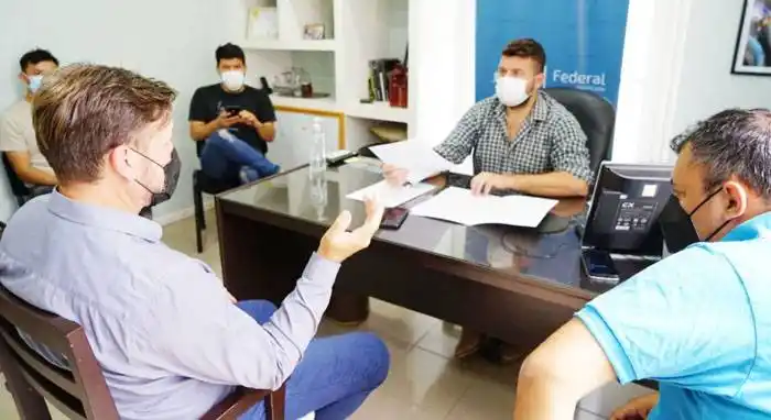 El Becario coordina con Intendentes la organización  presencial de su certamen cultural