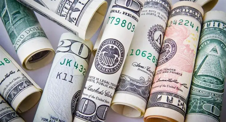 El dólar cae 18 centavos a $ 38,59 (mayorista se acerca a la parte baja de la banda)