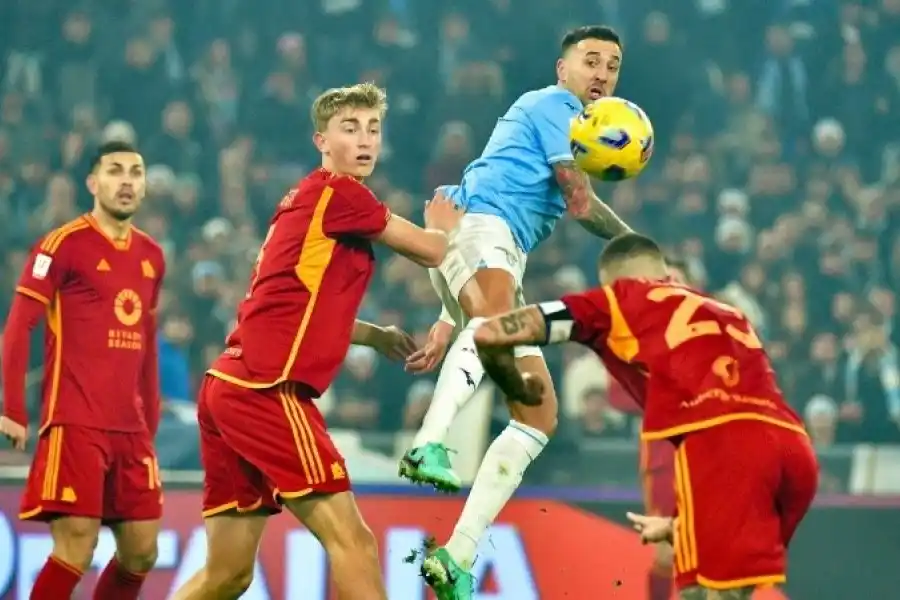 La Roma de Dybala y Paredes perdió el clásico con Lazio y quedó eliminado de la Copa Italia