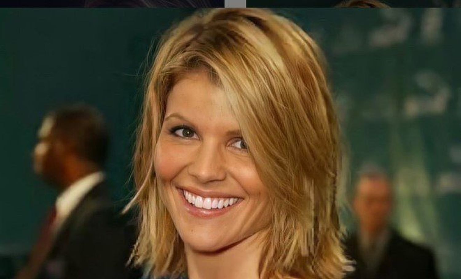 Lori Loughlin se entrega a la justicia