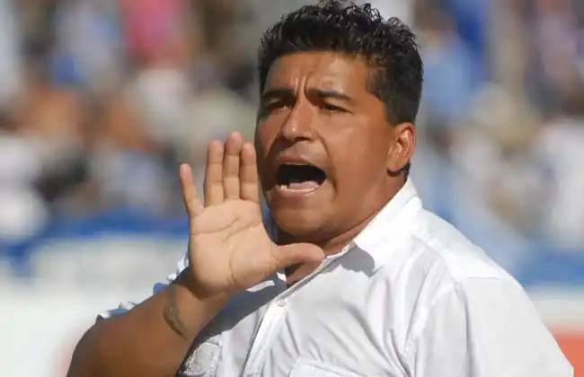 Un ídolo por otro: Asad reemplazará a Gareca como entrenador de Vélez