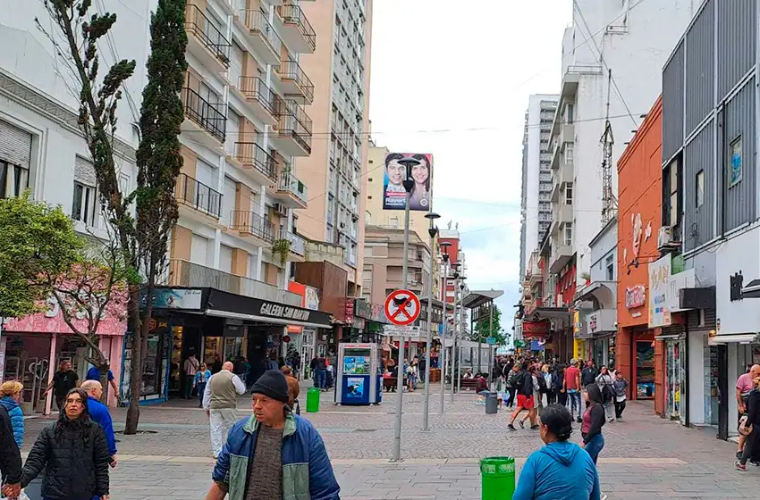 El cielo estará todo el día con formaciones nubosas, pero no se anuncian lluvias.
