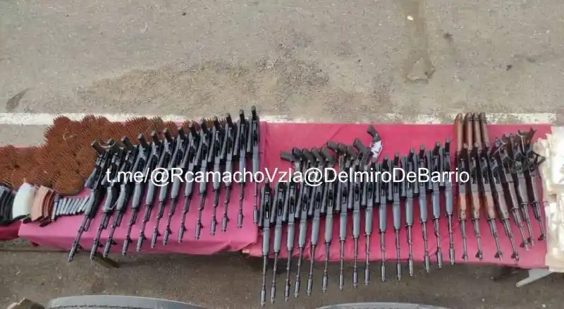 Agarraron una gandola con fusiles, revolver y pistolas