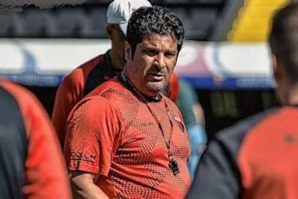 Colón despidió a su DT en la previa del clásico santafesino