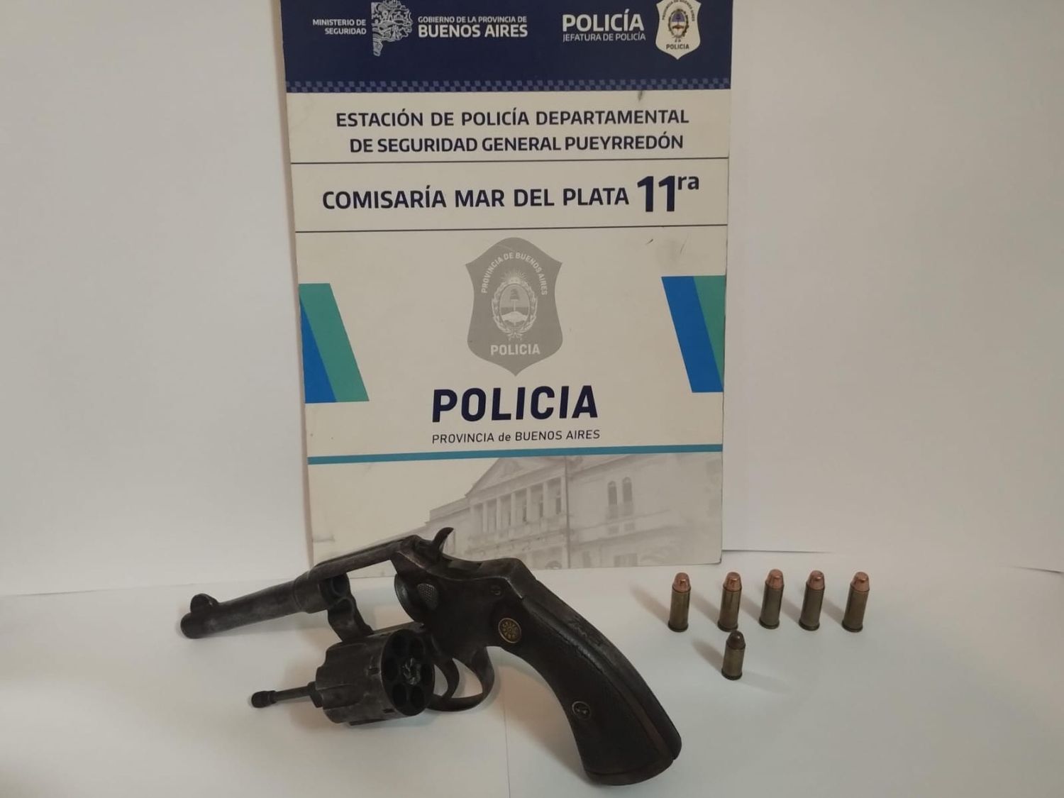Ruta 88: evadió un control en contramano y llevaba un arma en el auto