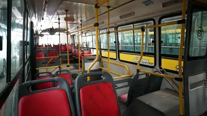 Recorte de servicio: los colectivos de la ciudad siguen de paro