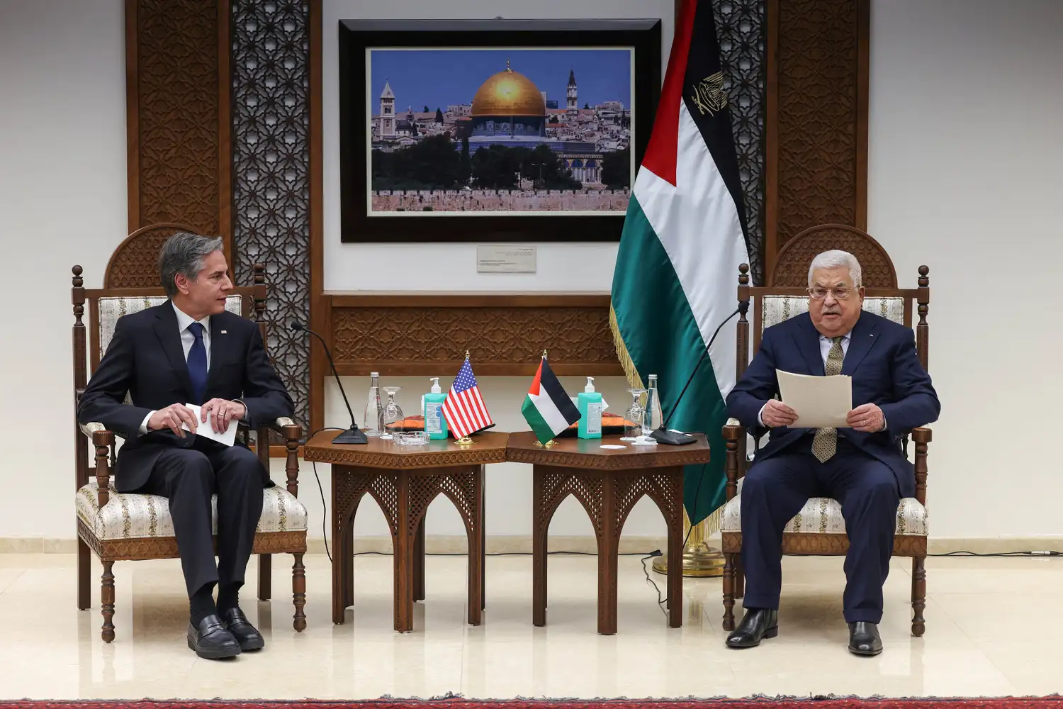 Antony Blinken fue recibido por el presidente palestino, Mahmud Abbas.