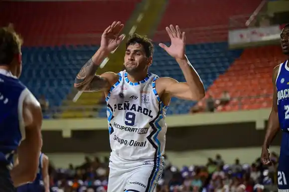 Peñarol perdió en el primer partido de una exigente gira