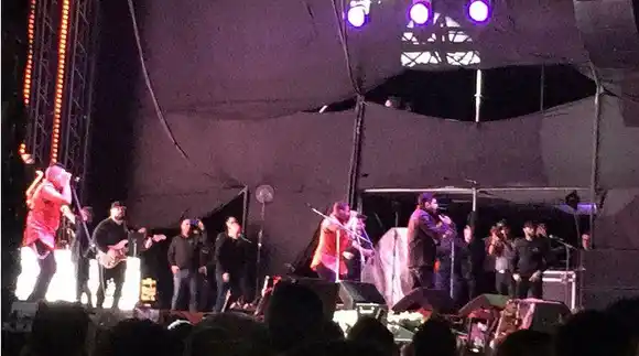 Jerry Rivera cumple con su público de Caracas pese a sufrir esta enfermedad