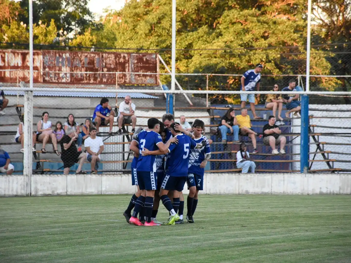 El Lobo inicia su serie ante Colón de San Justo el 4 de enero.Foto:X de BH