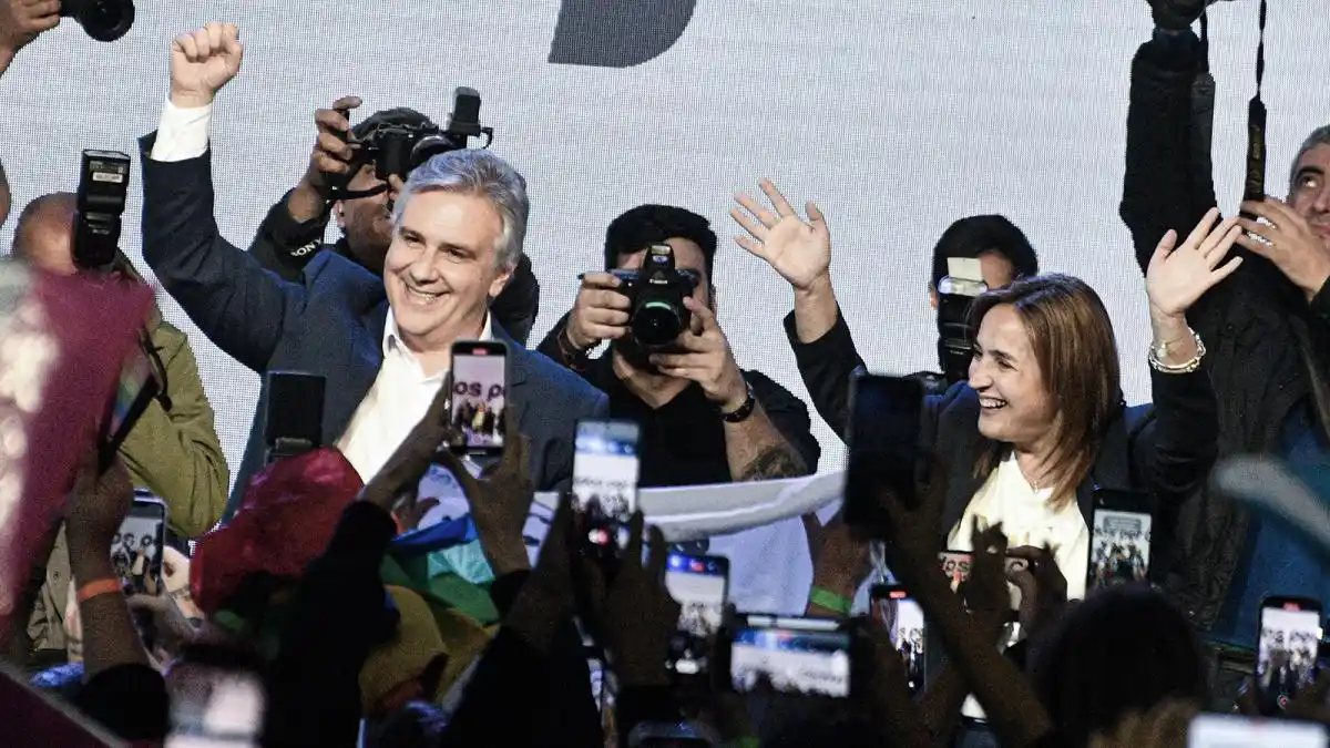 Llaryora, ¿un tipo con suerte?