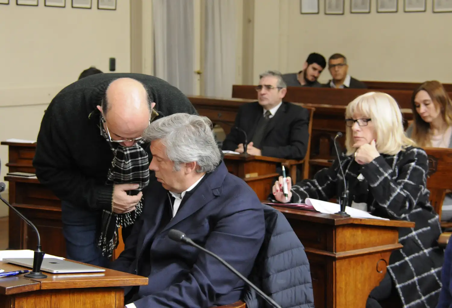 La oposición impulsó un decreto para citar a Della Maggiora