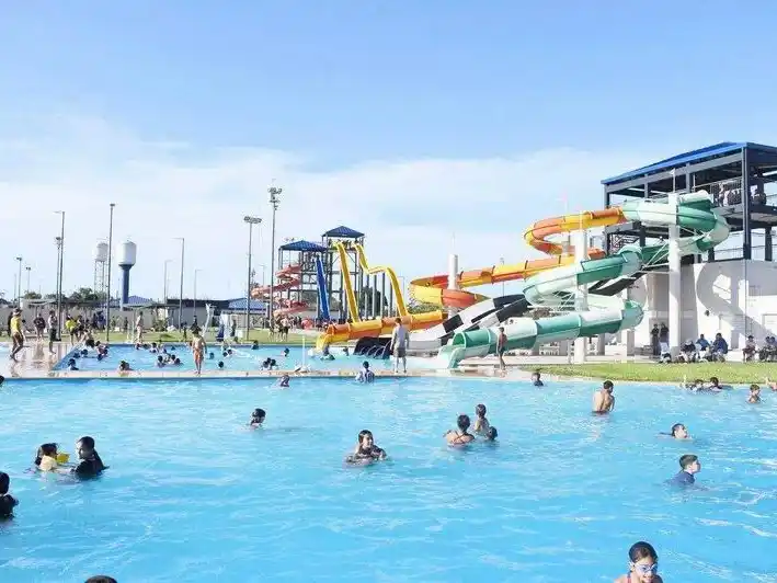 Desmienten noticia falsa sobre el parque 
acuático y ratifican el éxito de la temporada