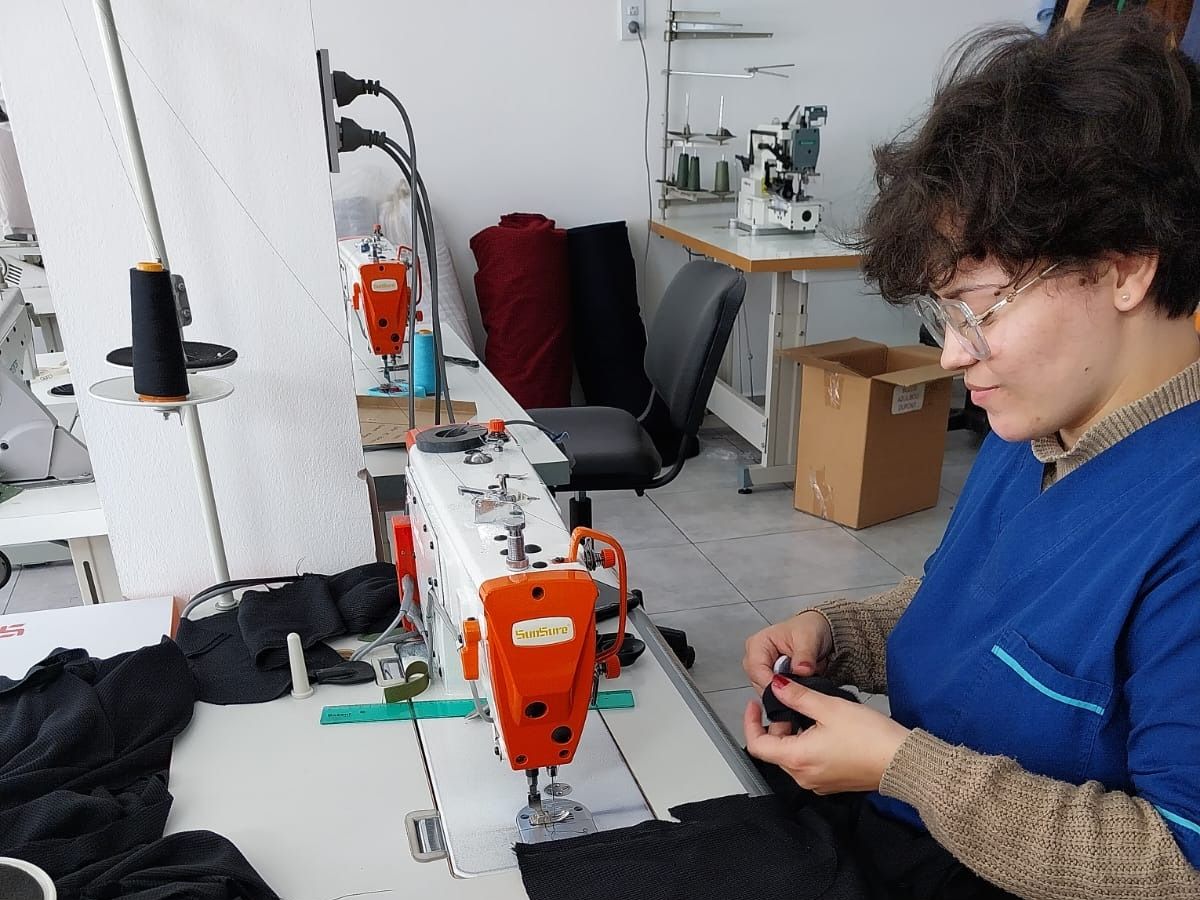 Taller de costura mujeres arroyito día del trabajador 2