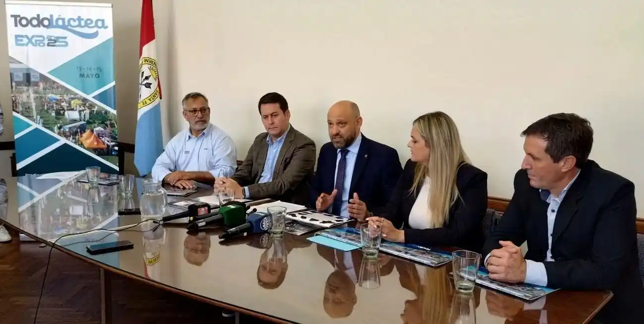 Se presentó en el Salón Amarillo del Ministerio de Desarrollo Productivo, con la presencia del titular de la cartera, Gustavo Puccini, el Secretario de Agricultura y Ganadería Ignacio Mántaras, la secretaría ejecutiva y de Coordinación General, Paola Forcada y el director del Grupo TodoAgro, organizador de la muestra, José María Iachetta.