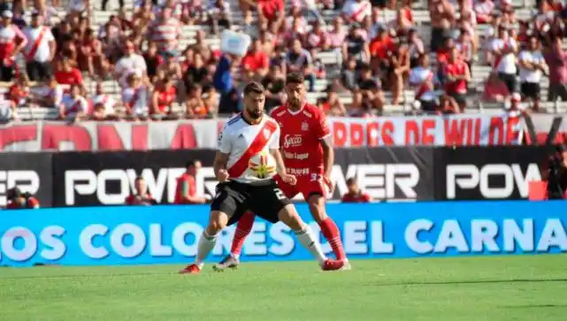 River venció cómodo a San Martín de Tucumán