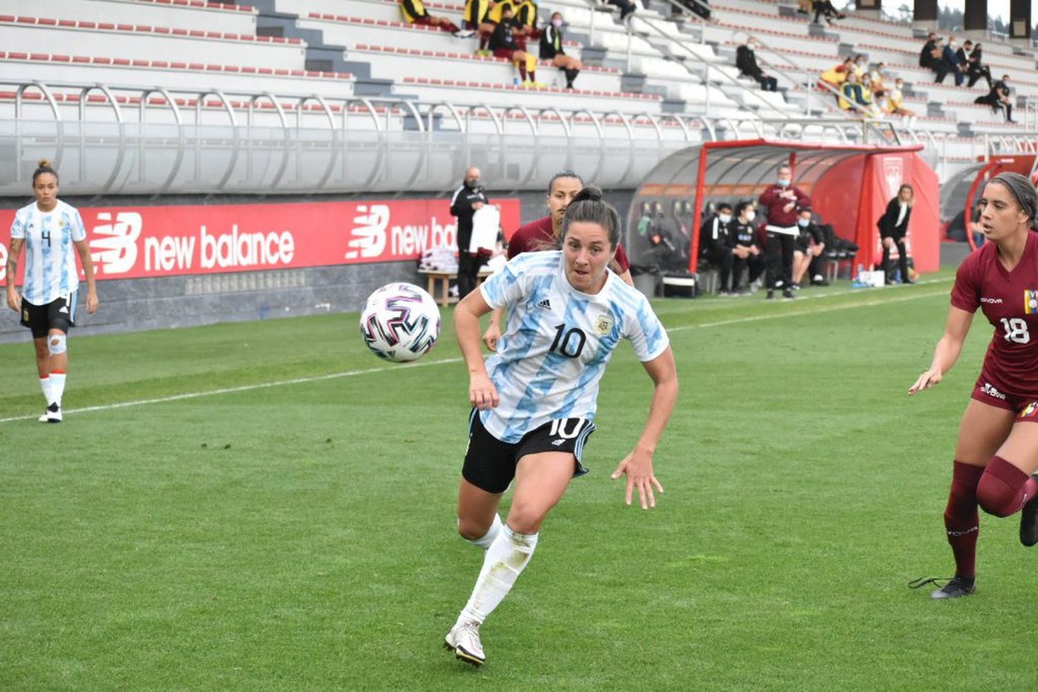 La selección argentina de fútbol femenino, con Romina Nuñez, cerró su gira por España