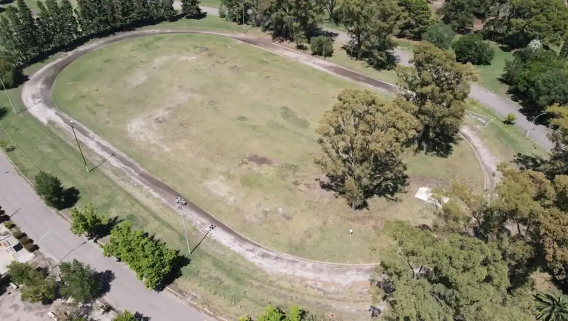 Los runners de Bahía Blanca no quieren que usen la pista de atletismo para festejar el Día de la Primavera