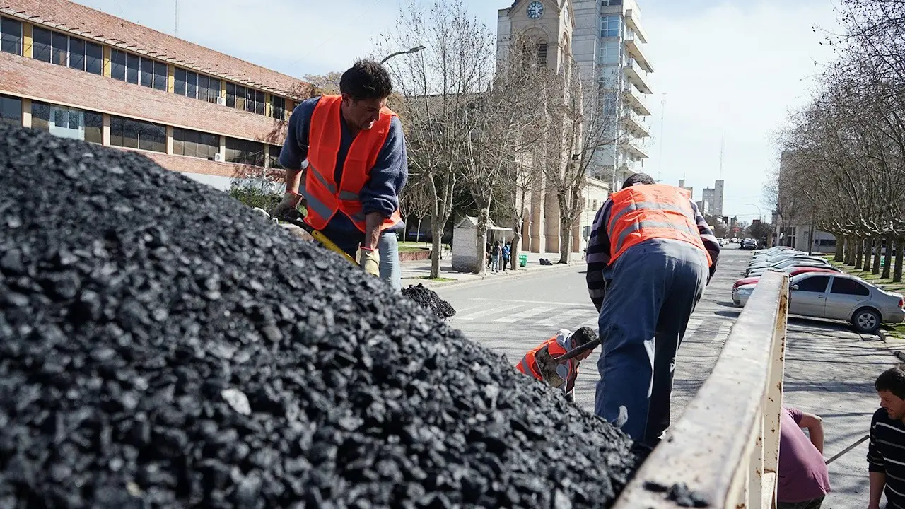 Mejora. Del asfalto en distintos barrios