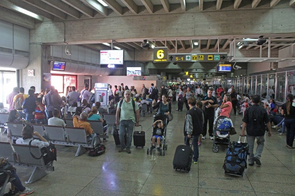 American Airlines suspende sus vuelos a Venezuela