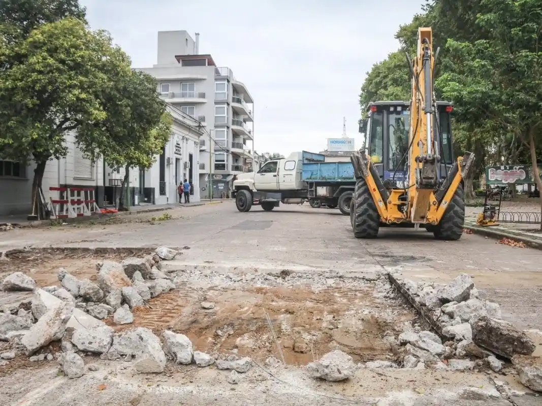 Por trabajos de bacheo, una de las calles aledañas a la plaza San Martín permanecerá cortada hasta el fin de semana