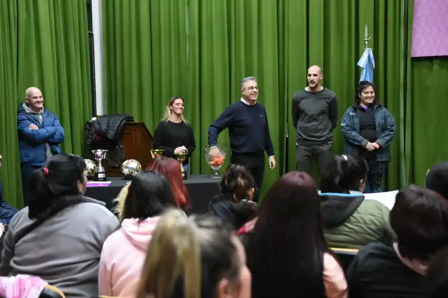 El fútbol femenino sigue creciendo