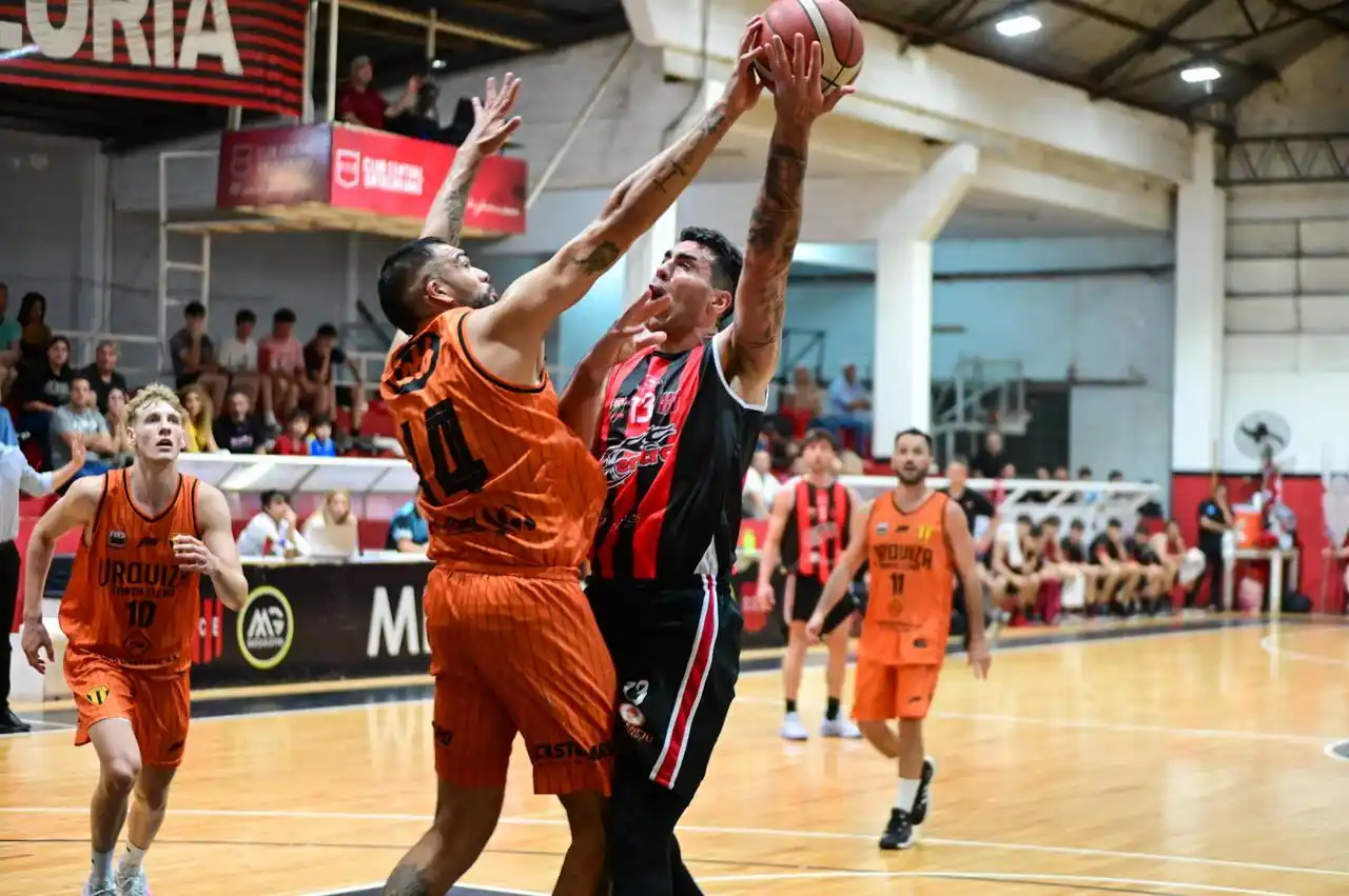 Mario Ghersetti tuvo una destacadísima producción con 18 puntos y 12 rebotes.