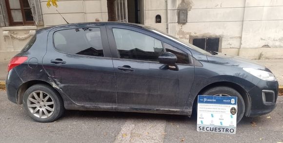 Secuestro de un vehículo con pedido activo por robo en Tres Arroyos