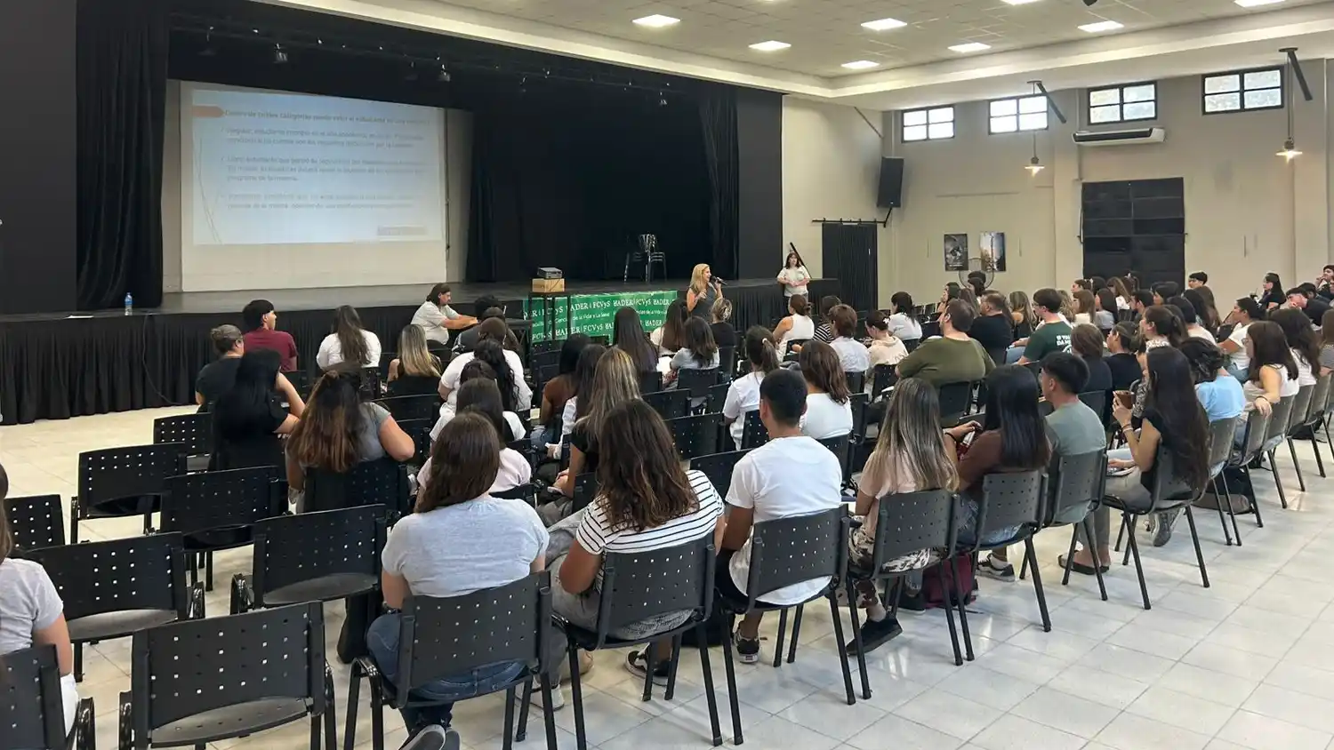 Con más de 150 inscriptos, comenzó el cursado de la Licenciatura en Higiene y Seguridad Laboral de UADER