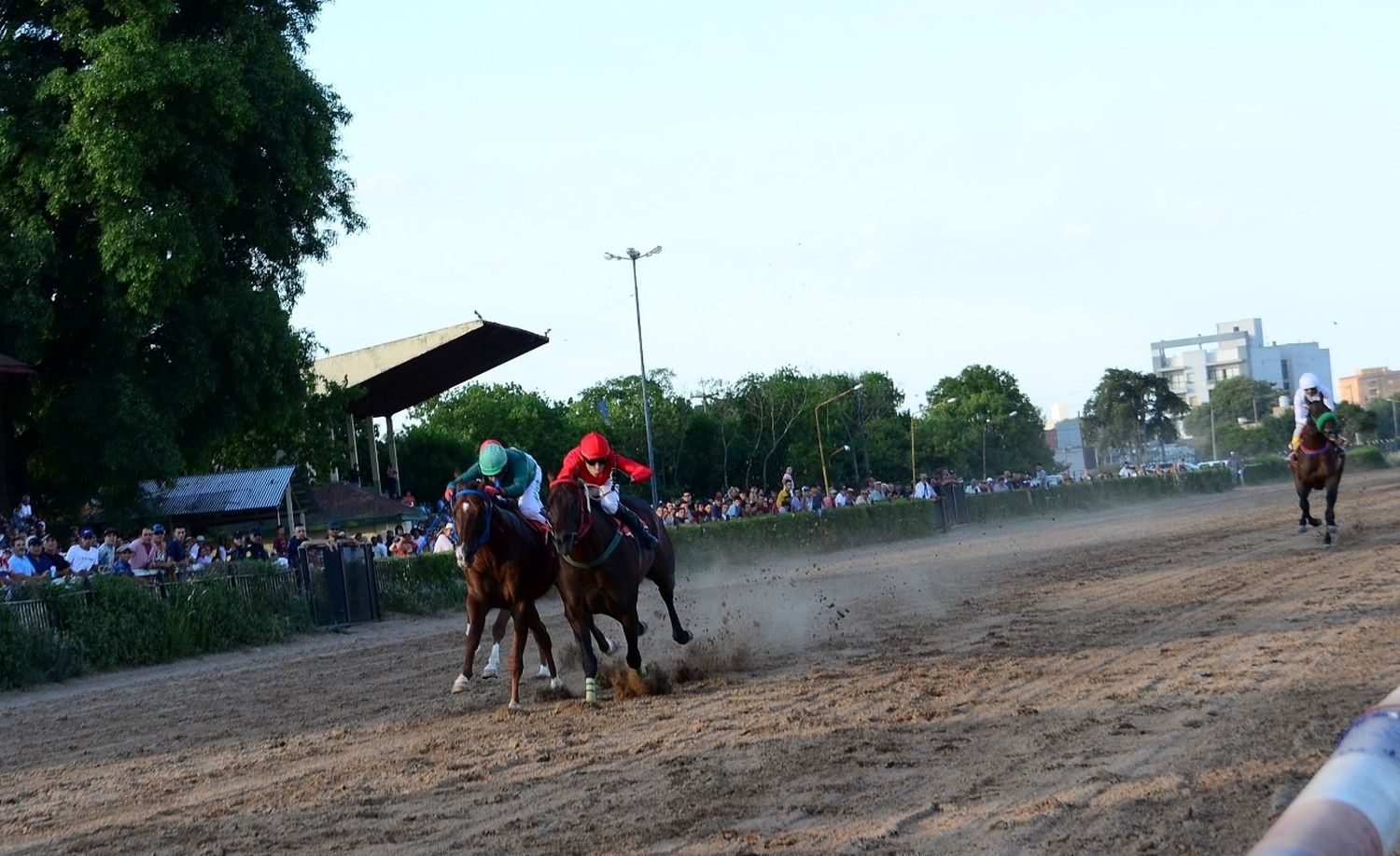 Turf en el hipódromo de Gualeguaychú: quiénes fueron todos los ganadores