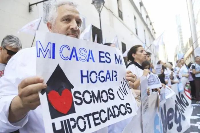 Protesta de hipotecados  UVA en Olivos 