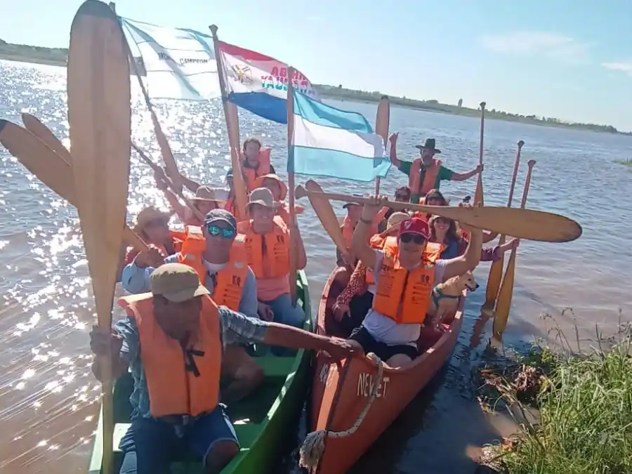 Se lanzó la remada por el agua, la vida y la soberanía