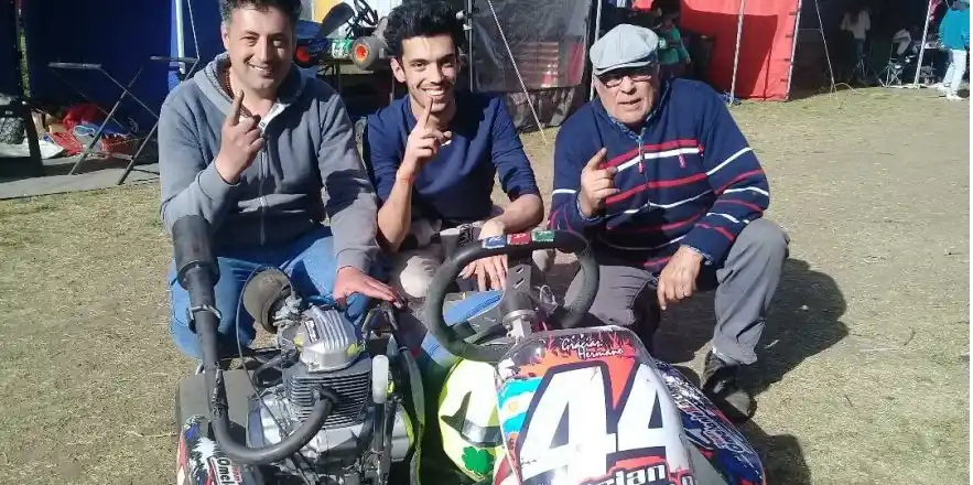 Sergio, Adrián y "Pelu" Torres, familia que acelera.