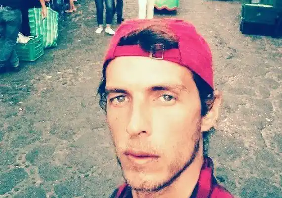 Hijo de Camilo Sesto abandona terapia intensiva