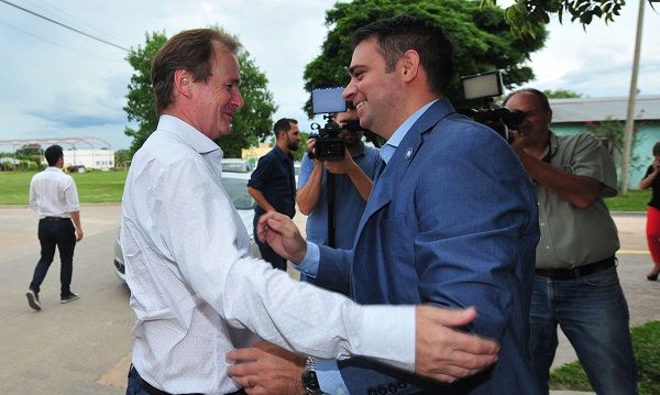 Bordet entregó aportes y comprometió obras para Pueblo Belgrano
