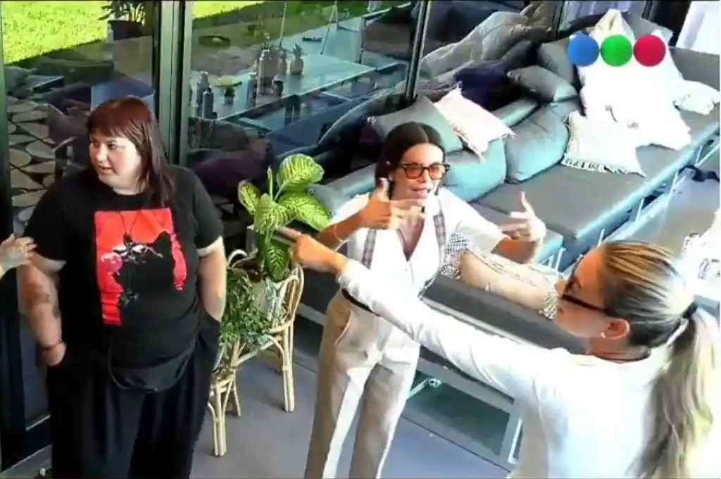 Fuerte cruce entre Cinzia y Daniela