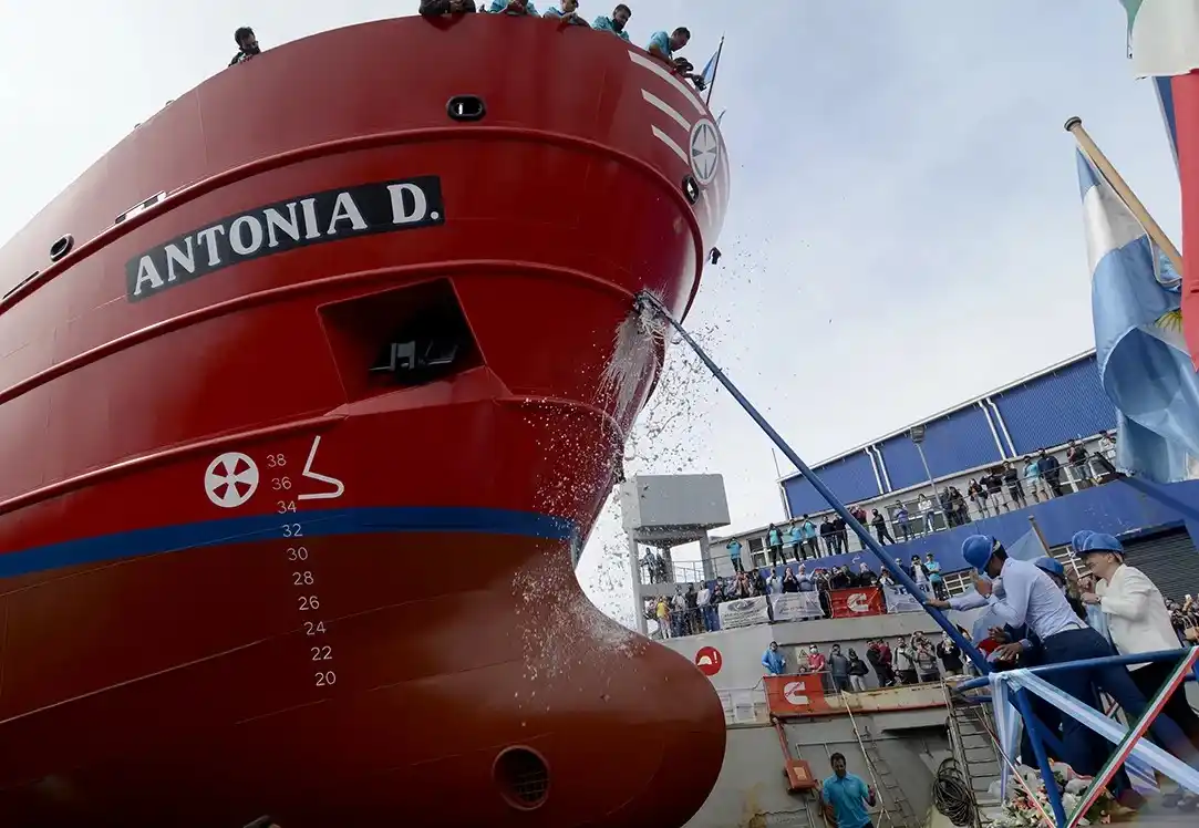 El buque "Antonia D" de  Astillero Naval Federico Contessi y Cía. S.A. Foto del 2021.