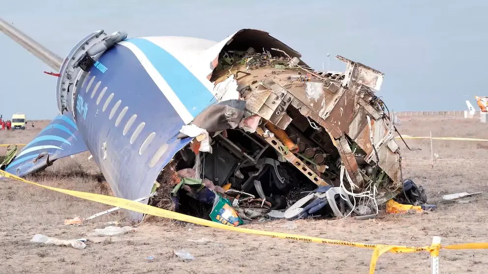 Estados Unidos y Azerbaijan Airlines señalaron a Rusia por la caída del avión que se estrelló