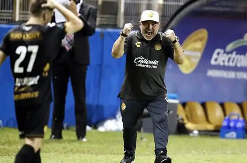 Dorados ganó de manera agónica y Maradona explotó de alegría