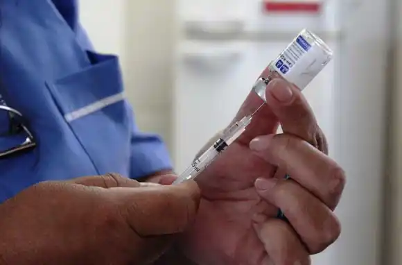 ¿Puede resultar efectiva una combinación de vacunas contra el coronavirus?